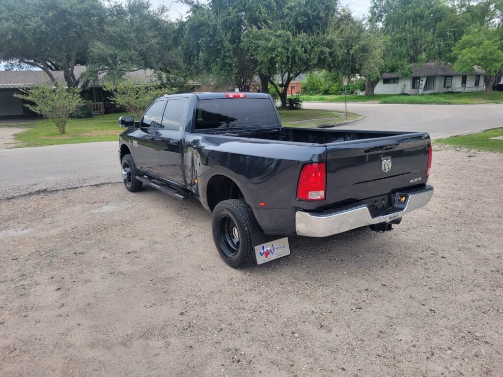 2014 Dodge Ram 3500 Dully 6.7 cummins diesel