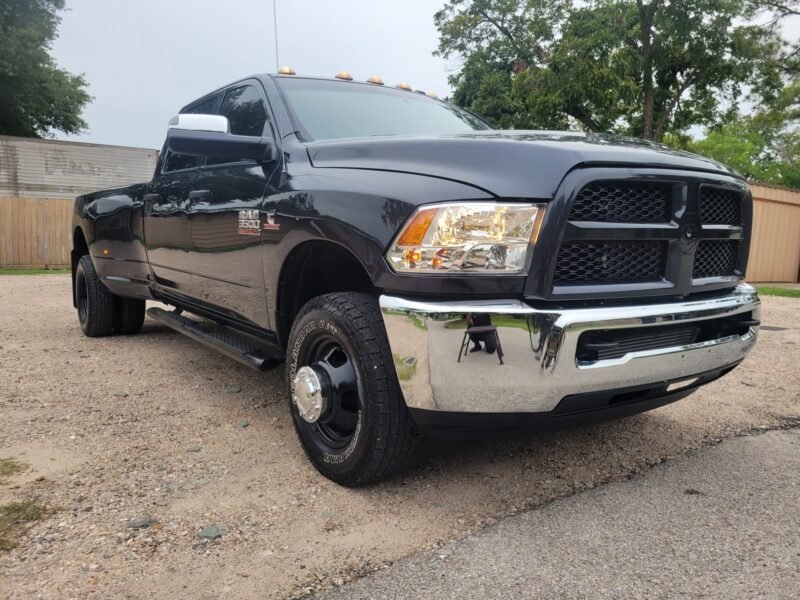 2014 Dodge Ram 3500 Dully 6.7 cummins diesel