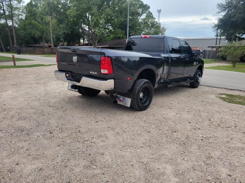 2014 Dodge Ram 3500 Dully 6.7 cummins diesel