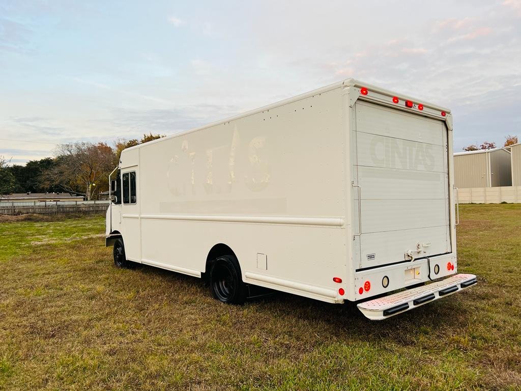 2012 Ford F59